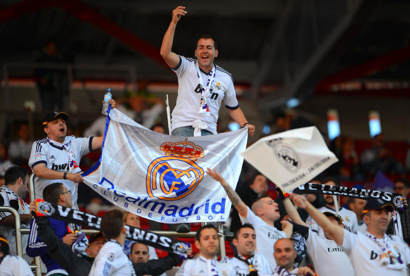 Fan Real Madrid chia phe trước vụ kiện UEF